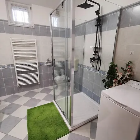 Tarkabarka Apartman Διαμέρισμα *